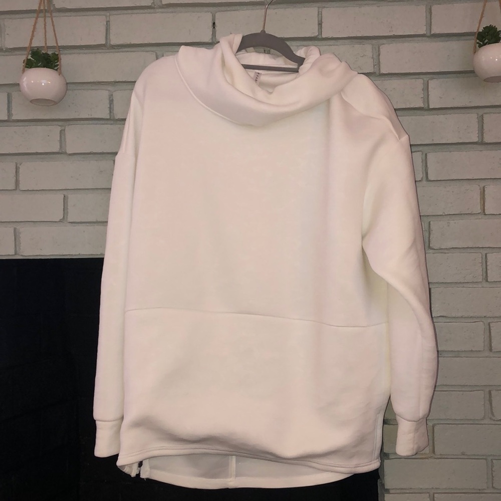 Fabletics White Pullover 2x